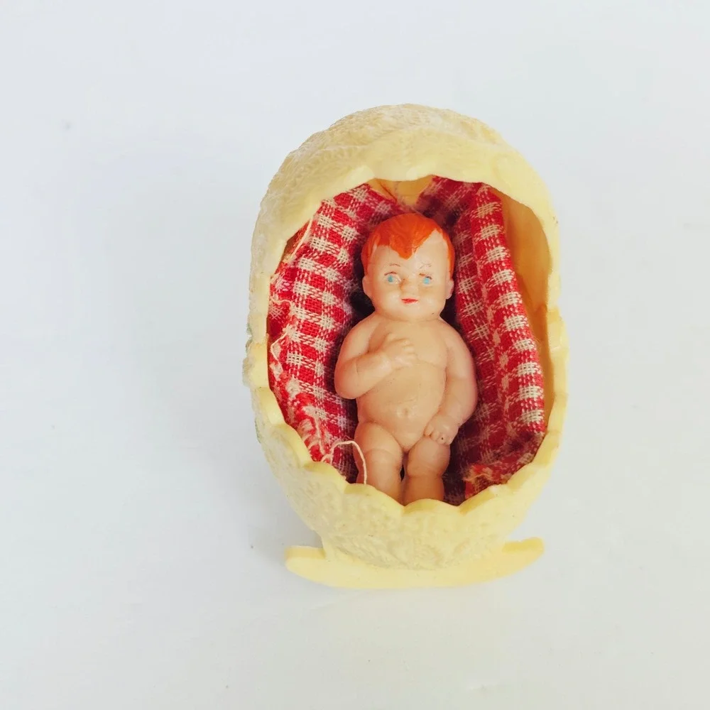 Vtg Retro Miniature Wooden Baby Carriage Plastic Bassinet Nursery Set Dollhouse